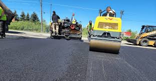 Best Asphalt Driveway Installation  in Ballinger, TX